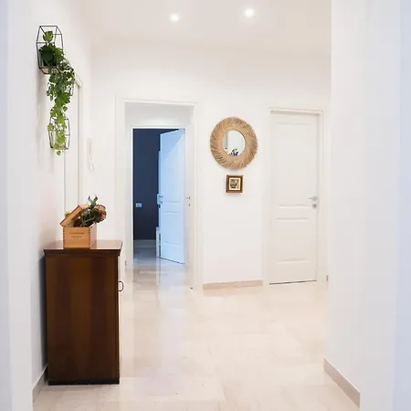 Charming Gregory Apartment