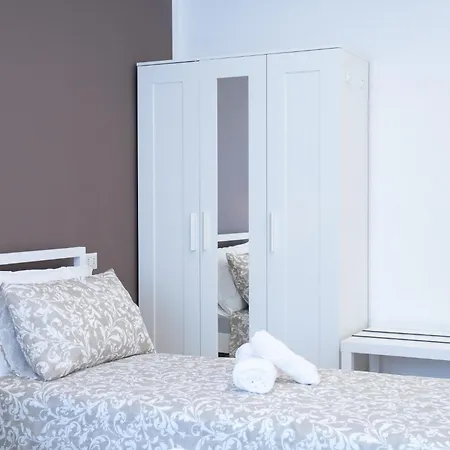 Charming Gregory * רומא